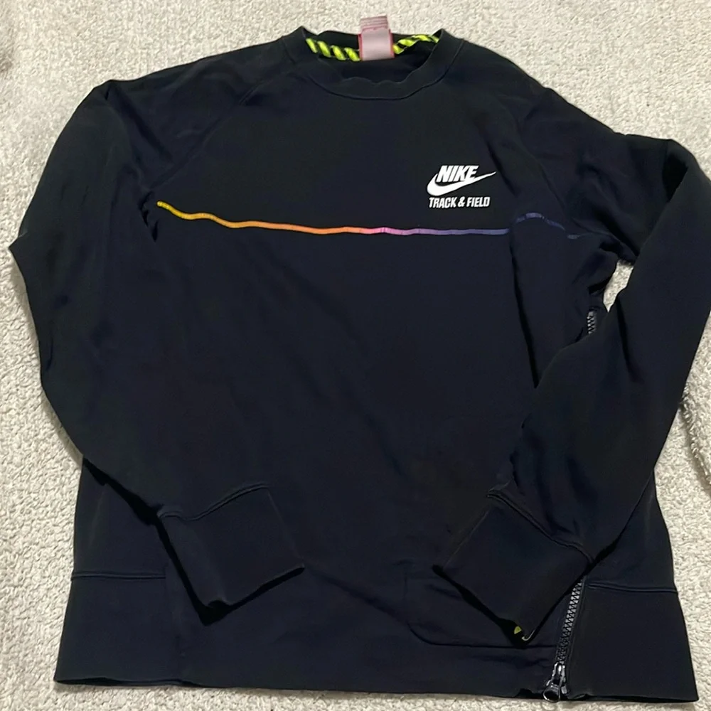 Nike - Men’s M